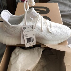 Yeezy boost 350 triple white